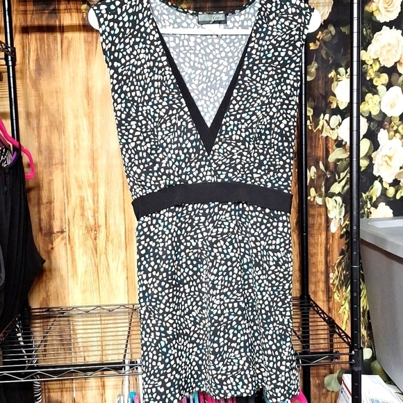 Jtb MEDIUM MATERNITY SLEEVELESS TOP - Picture 1 of 4